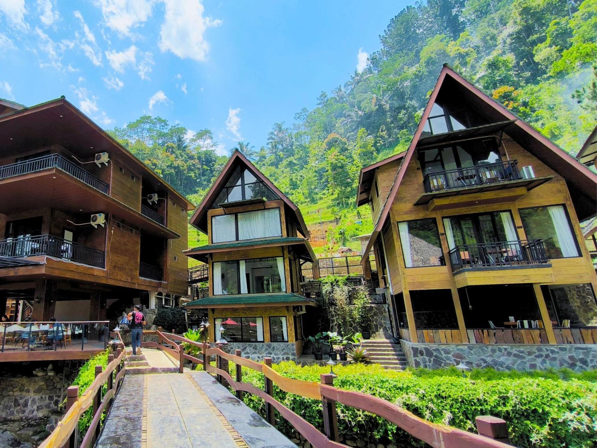 Bayan Village Baturraden Ngoại thất bức ảnh