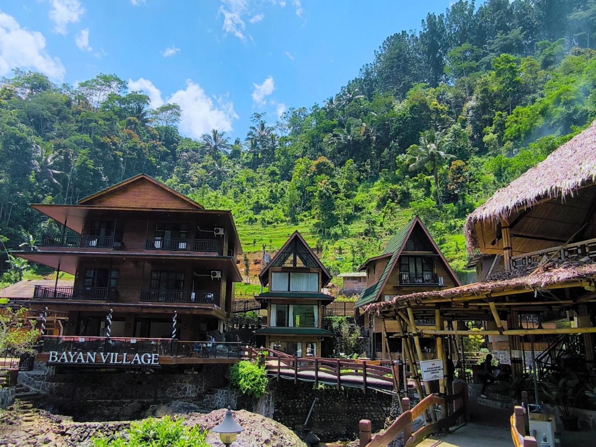 Bayan Village Baturraden Ngoại thất bức ảnh