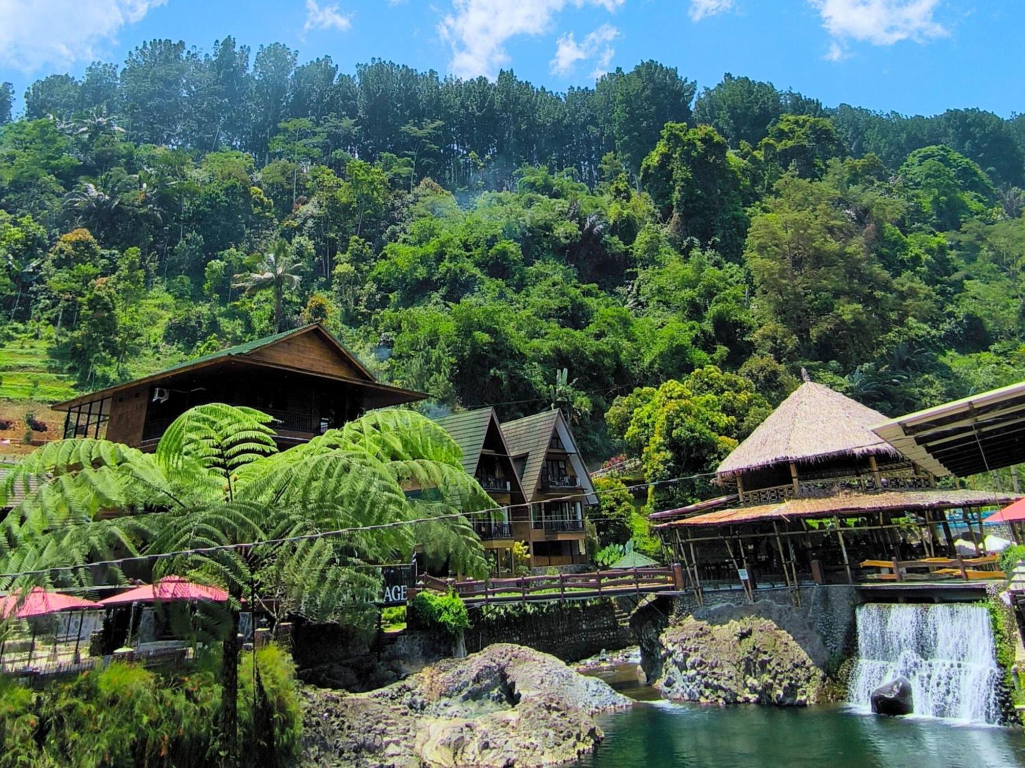 Bayan Village Baturraden Ngoại thất bức ảnh