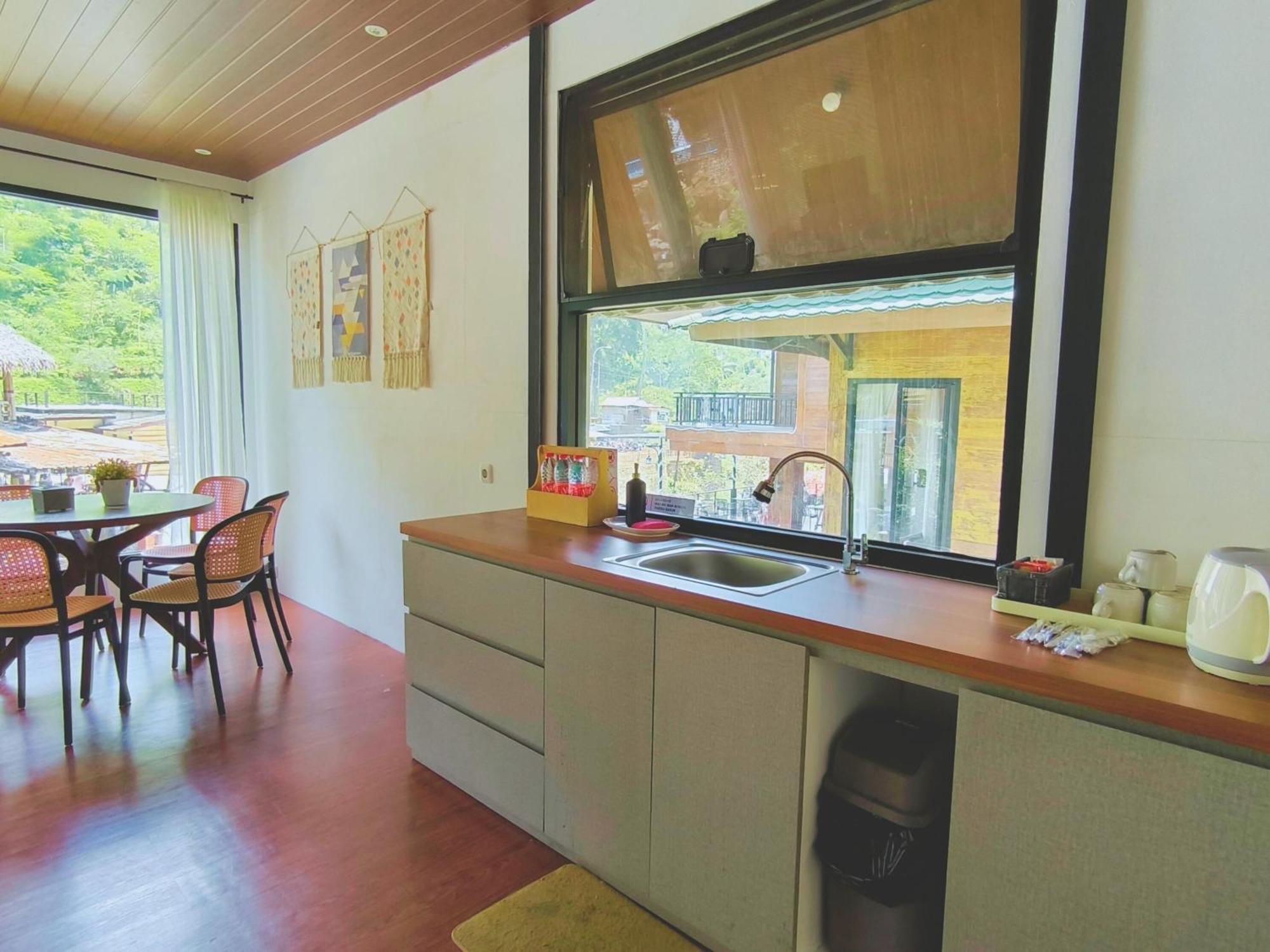 Bayan Village Baturraden Ngoại thất bức ảnh