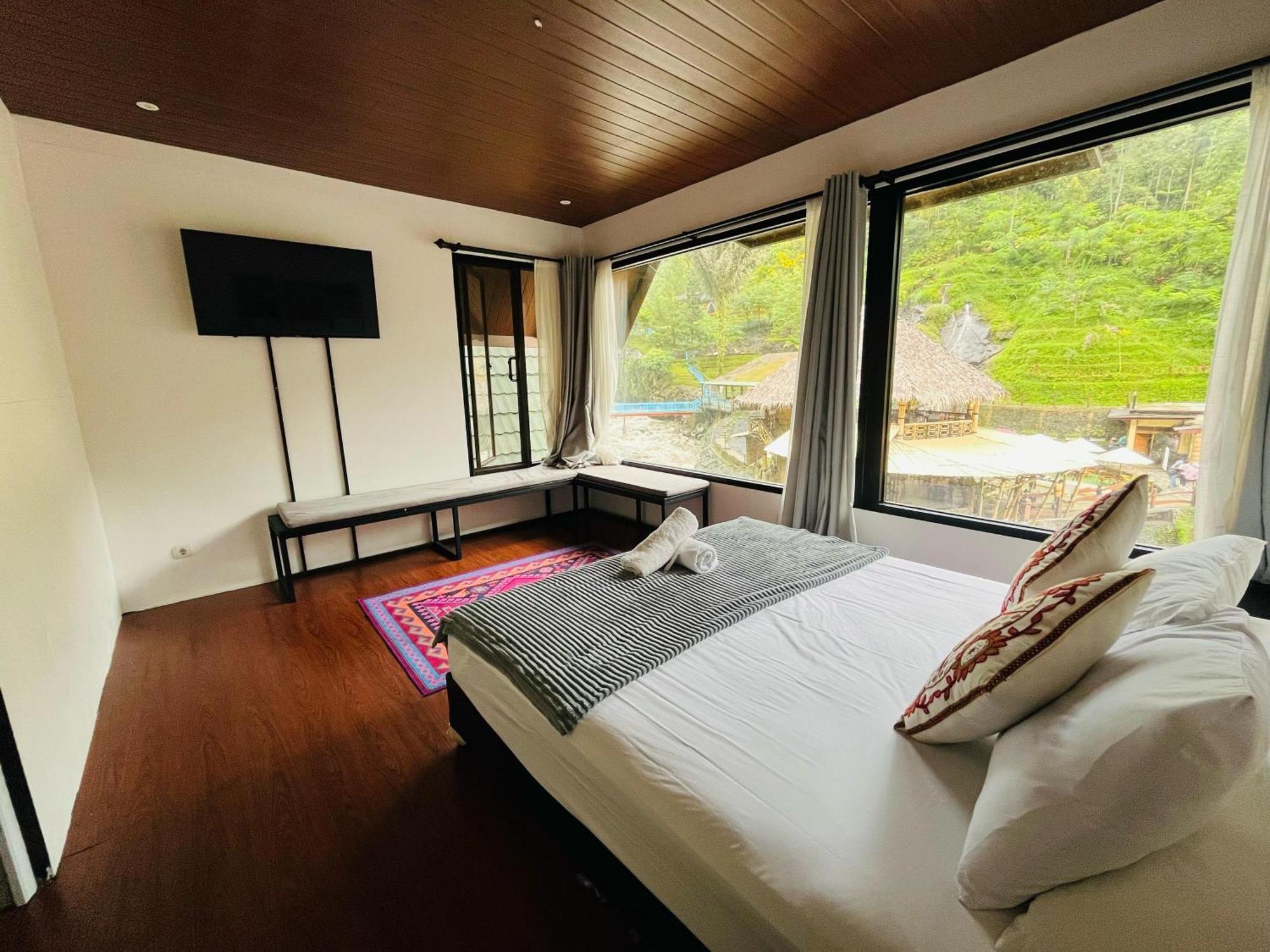 Bayan Village Baturraden Ngoại thất bức ảnh